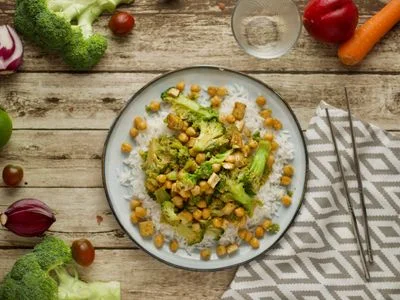 Recipe kit Broccoli tofu and chickpea stir fry